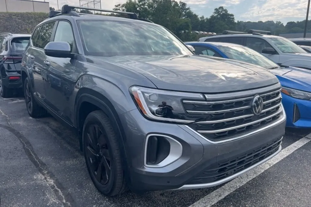 2025 Volkswagen Atlas SE Technology photo 1