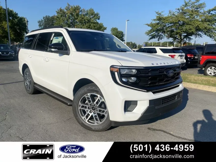 2025 Ford Expedition photo 1
