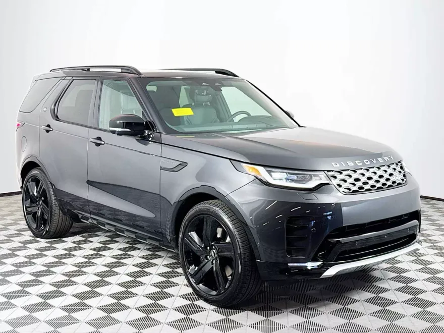 2025 Land Rover Discovery Metropolitan Edition photo 1