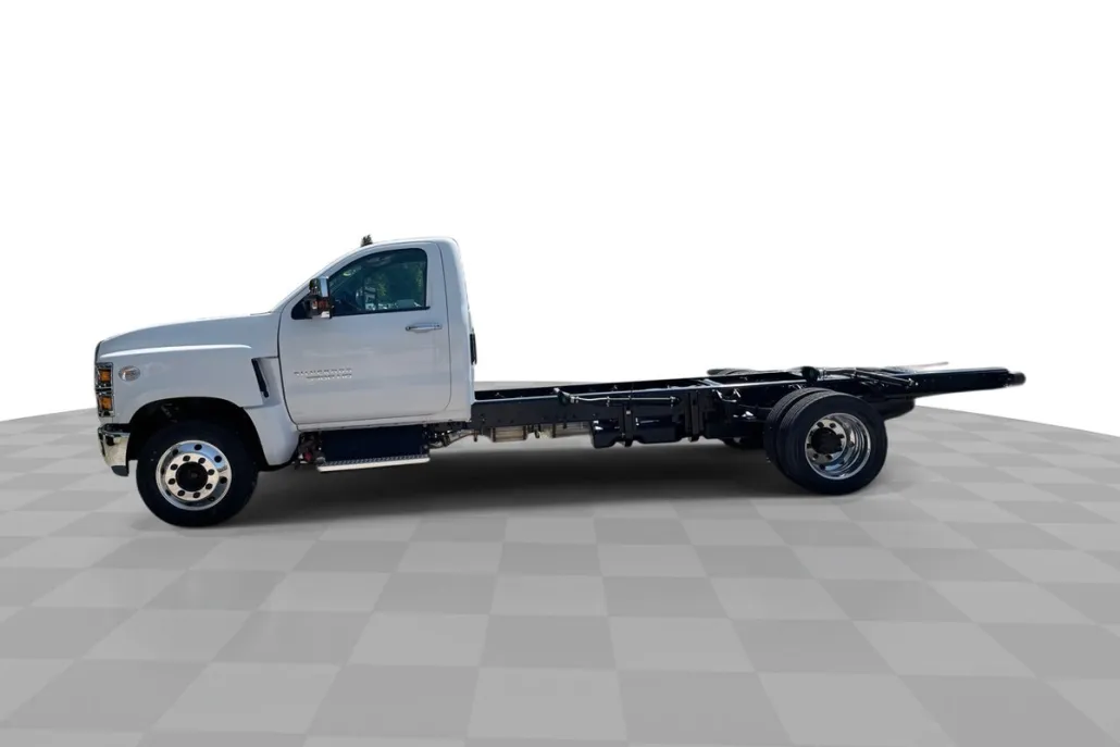 2024 Chevrolet Silverado 5500HD Work Truck photo 1