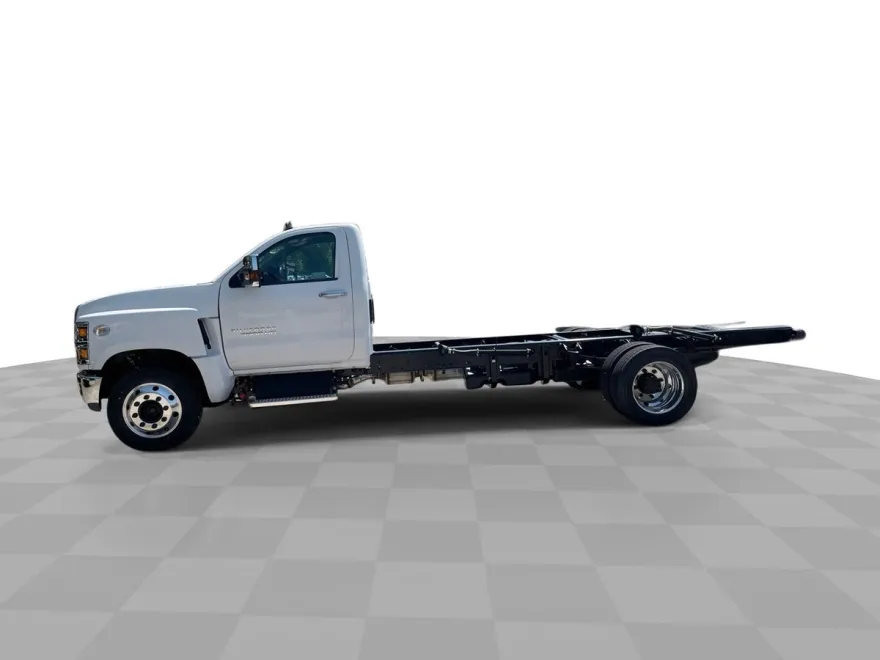2024 Chevrolet Silverado 5500HD Work Truck photo 1