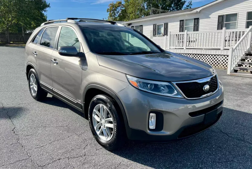 2015 Kia Sorento LX photo 1