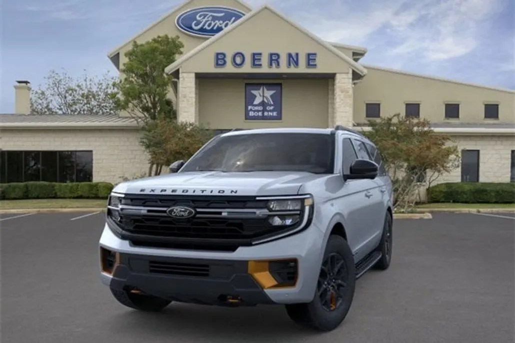 2025 Ford Expedition photo 1