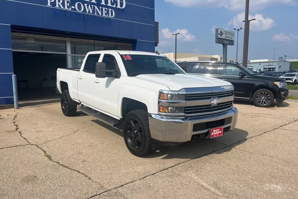 2016 Chevrolet Silverado 2500HD LT photo 1