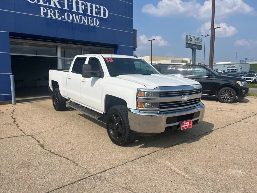 2016 Chevrolet Silverado 2500HD LT photo 1