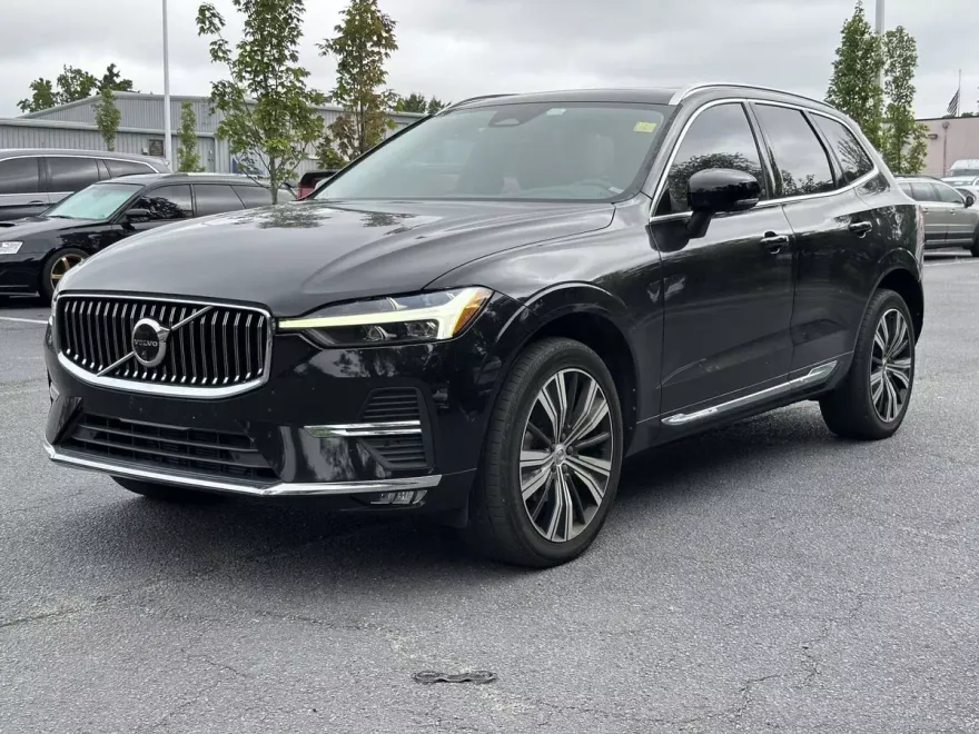 2023 Volvo XC60 B5 Plus photo 1