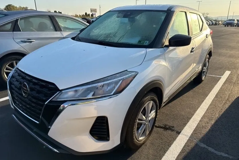 2021 Nissan Kicks S photo 1