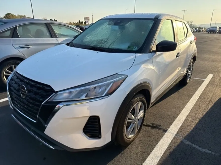 2021 Nissan Kicks S photo 1