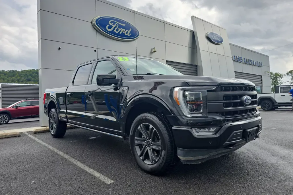2023 Ford F-150 Lariat photo 1
