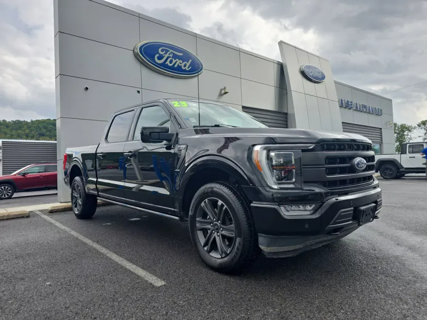 2023 Ford F-150 Lariat photo 1