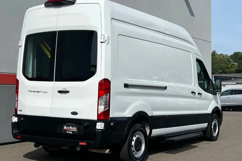 2020 Ford Transit photo 1