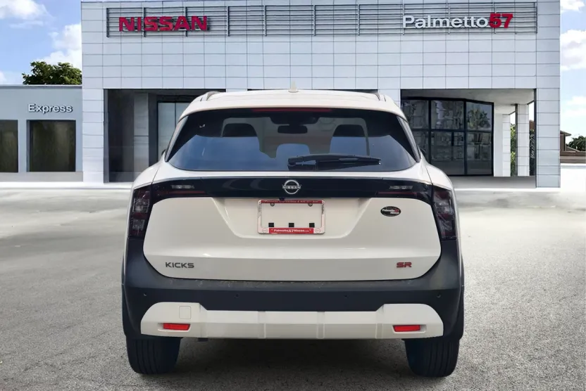 2025 Nissan Kicks SR photo 1