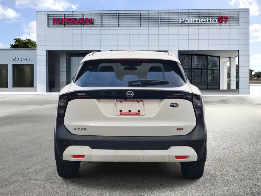 2025 Nissan Kicks SR photo 1