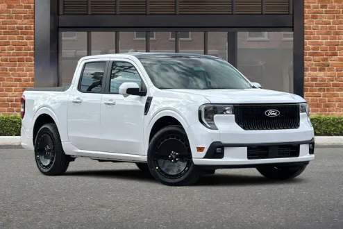 2025 Ford Maverick photo 2