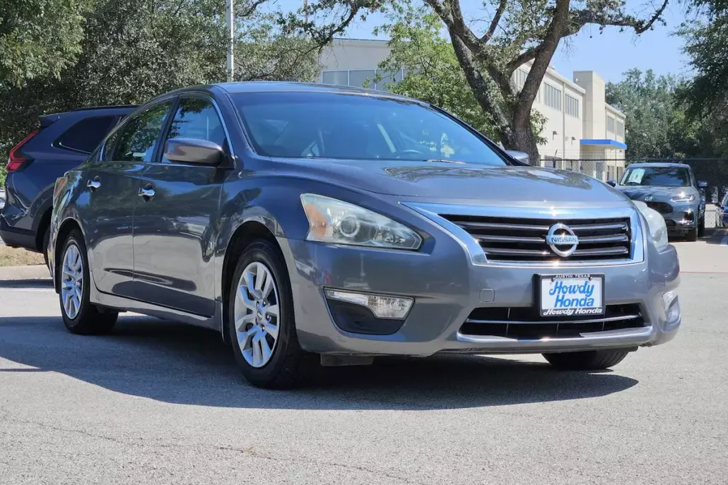 2015 Nissan Altima 2.5 S photo 1