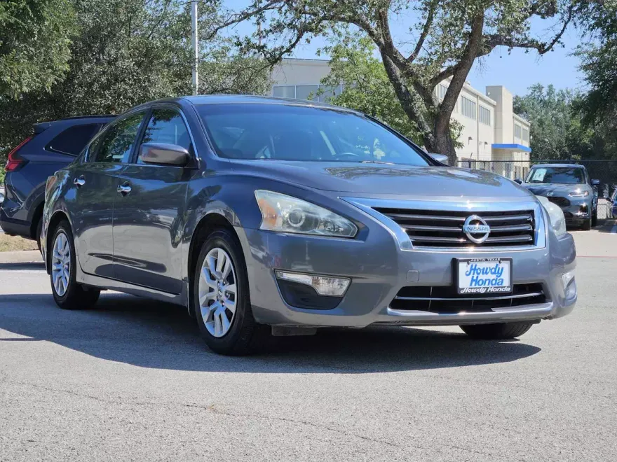 2015 Nissan Altima 2.5 S photo 1