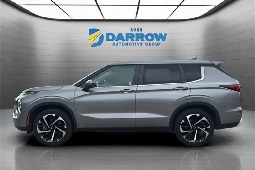 2024 Mitsubishi Outlander SE photo 1