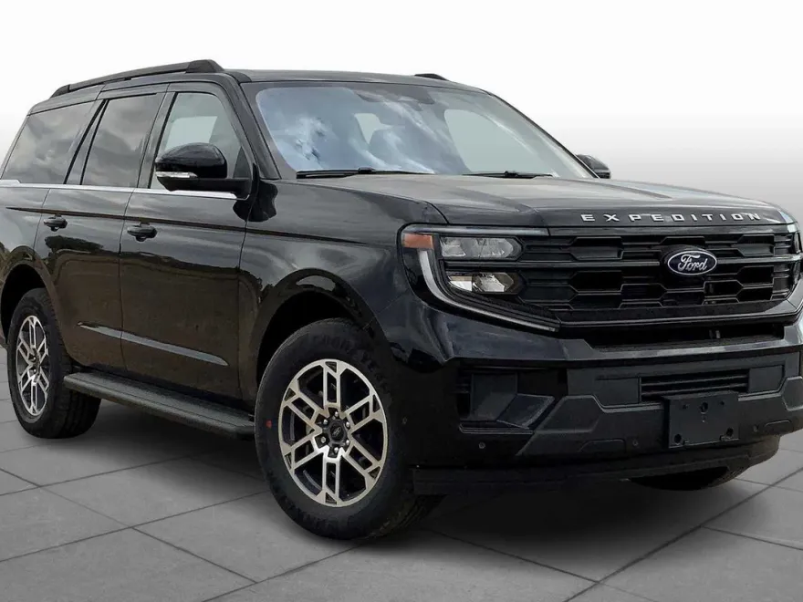 2025 Ford Expedition photo 1