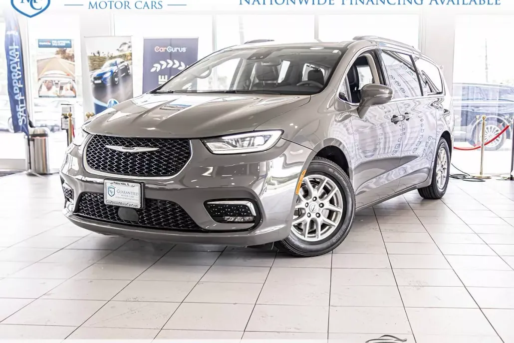 2022 Chrysler Pacifica Touring L photo 1