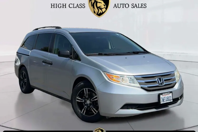 2011 Honda Odyssey LX photo 1