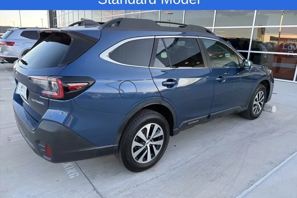 2022 Subaru Outback Premium photo 1