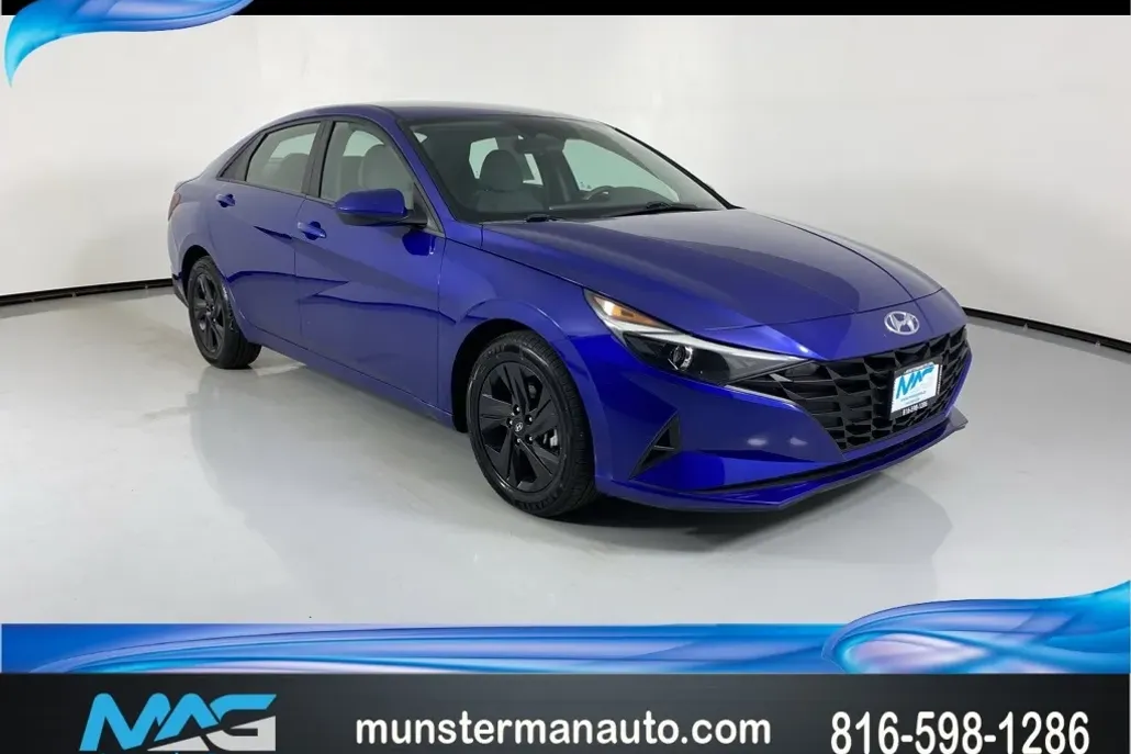 2021 Hyundai Elantra SEL photo 1