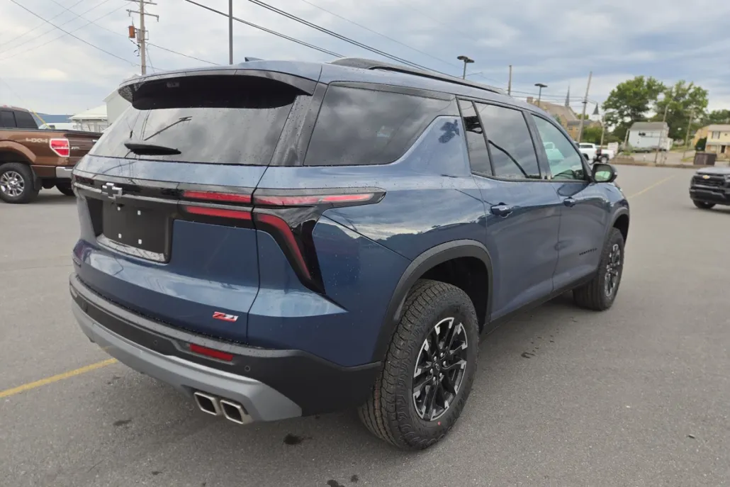 2026 Chevrolet Traverse Z71 photo 1