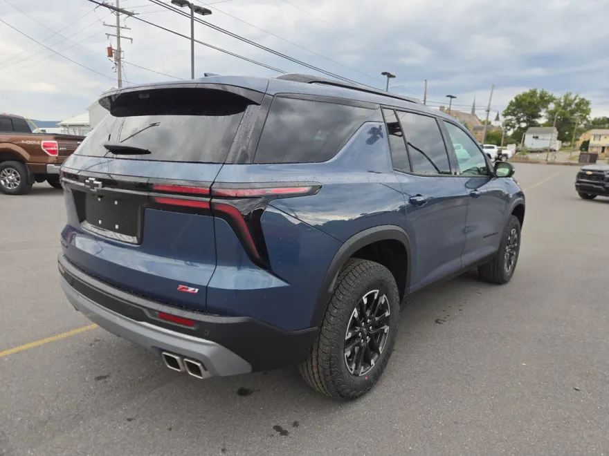 2026 Chevrolet Traverse Z71 photo 1
