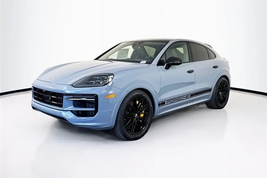2025 Porsche Cayenne GTS Coupe photo 1