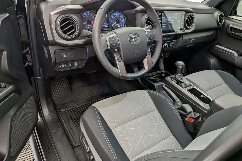 2023 Toyota Tacoma TRD V6 photo 1