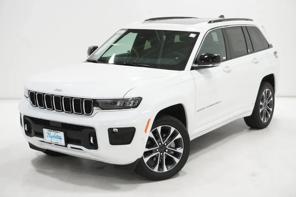 2025 Jeep Grand Cherokee Overland photo 1
