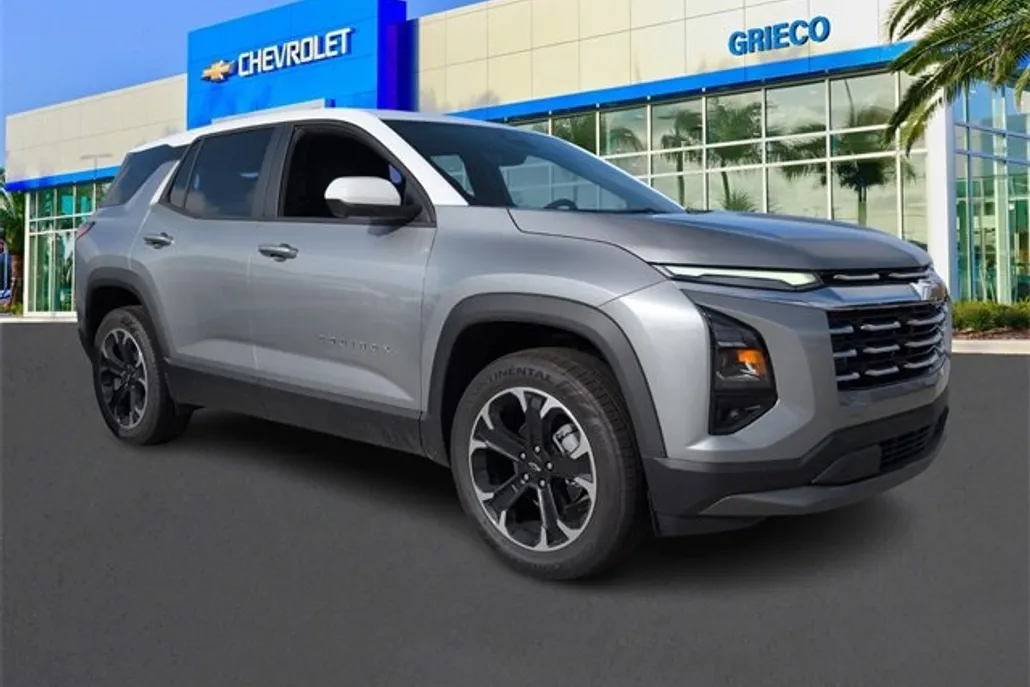 2026 Chevrolet Equinox LT photo 1