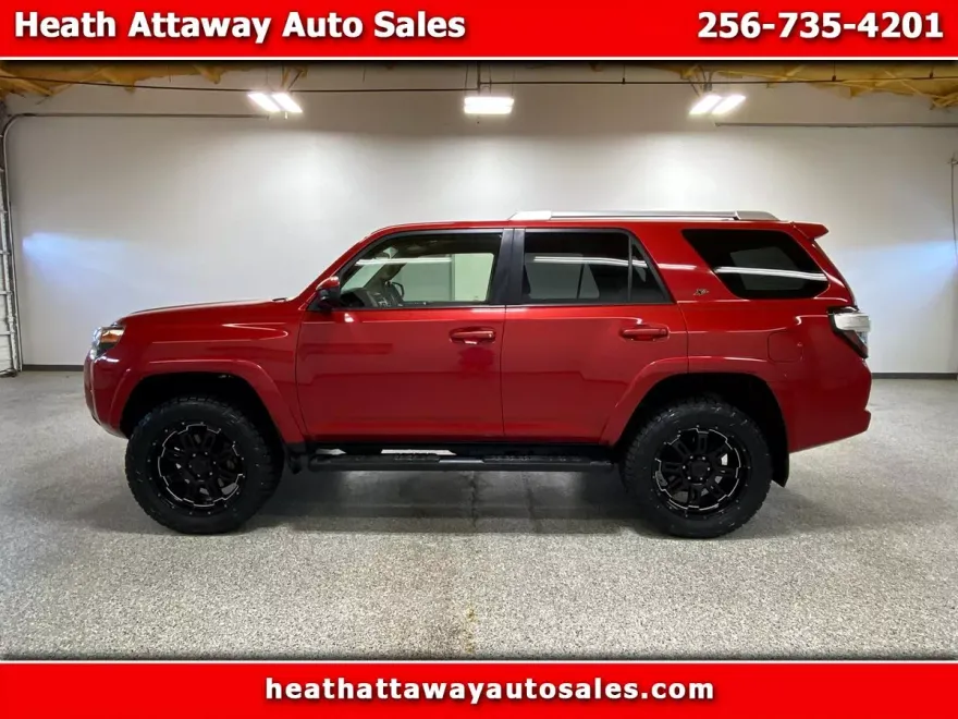 2017 Toyota 4Runner SR5 photo 1