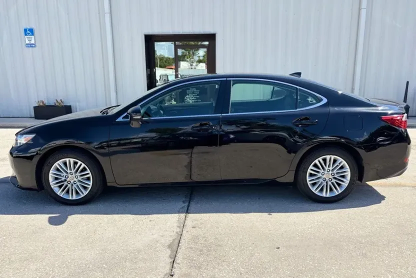 2015 Lexus ES 350 photo 1