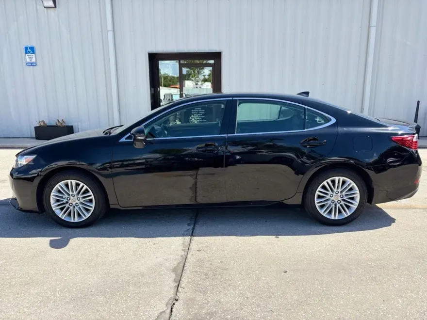 2015 Lexus ES 350 photo 1