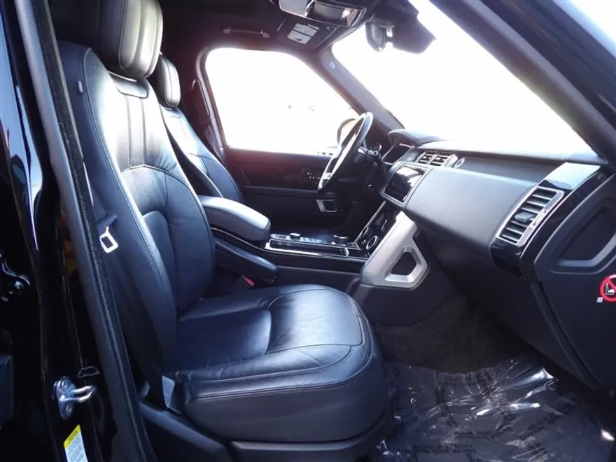 2018 Land Rover Range Rover HSE photo 14