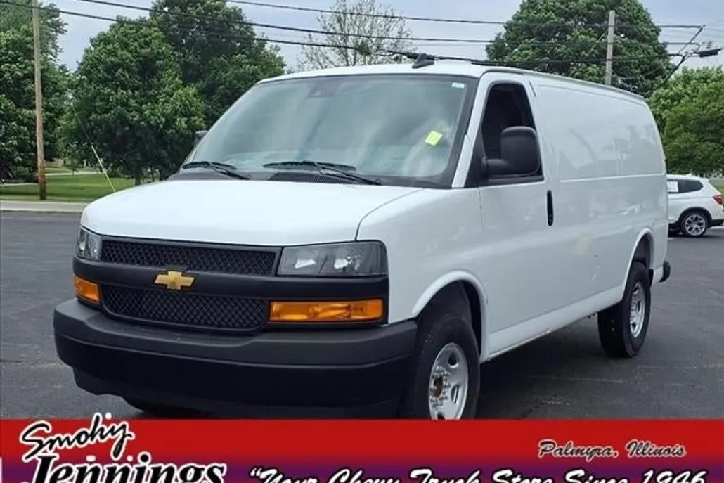 2025 Chevrolet Express Cargo 2500 photo 1