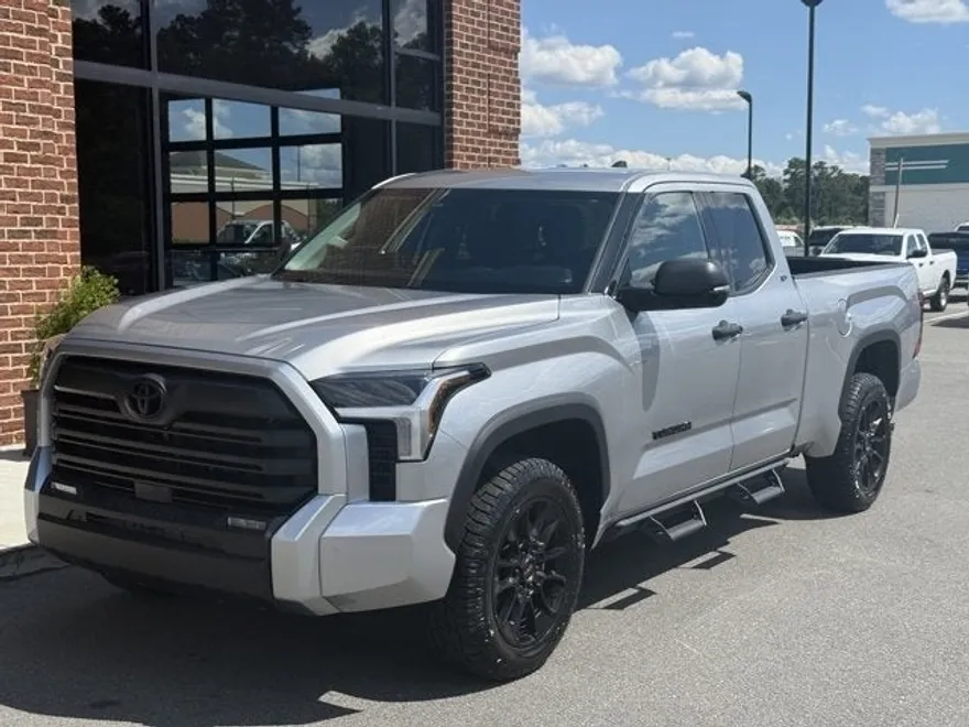 2023 Toyota Tundra SR5 photo 1