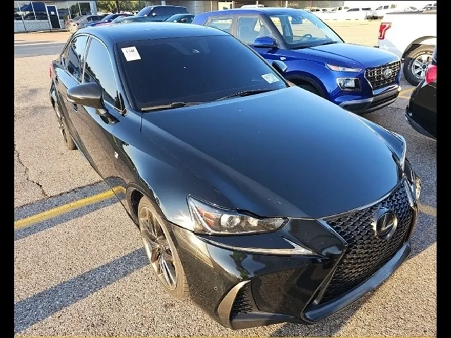2019 Lexus IS 300 photo 1