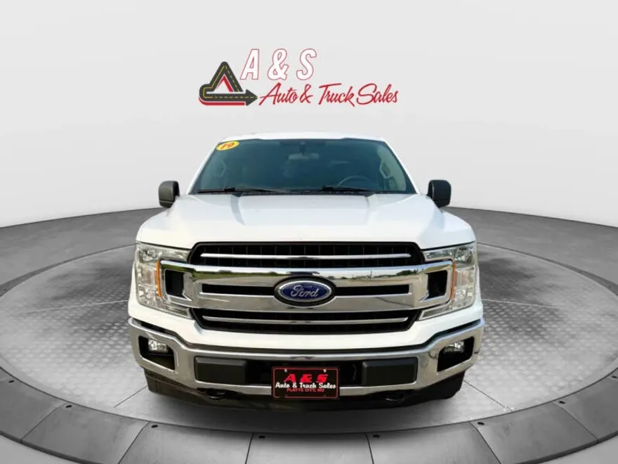 2019 Ford F-150 XLT photo 1