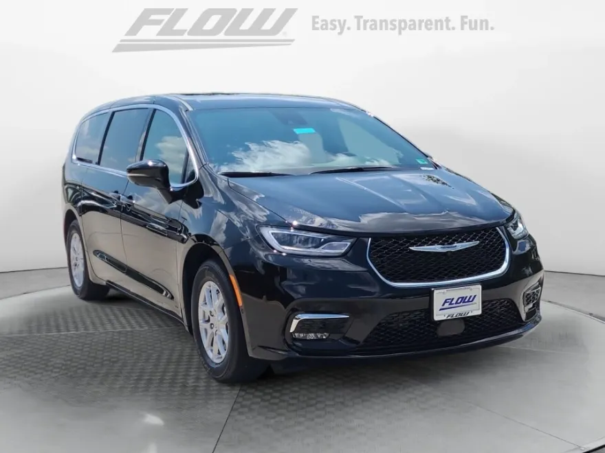 2025 Chrysler Pacifica photo 1