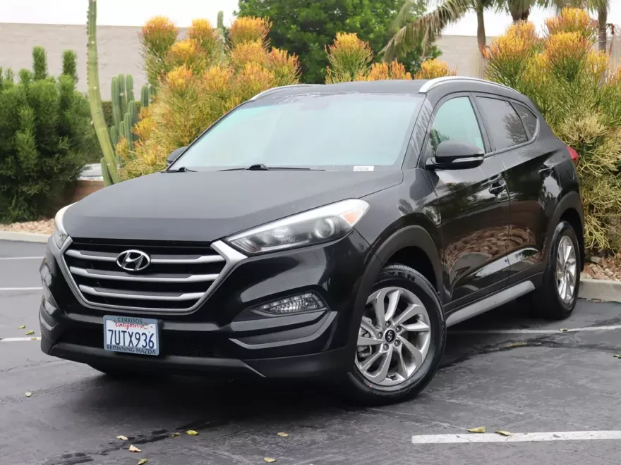 2017 Hyundai Tucson SE Plus photo 1