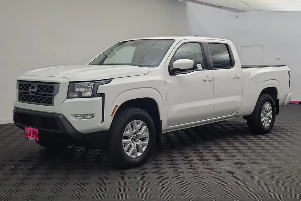 2022 Nissan Frontier SV photo 1