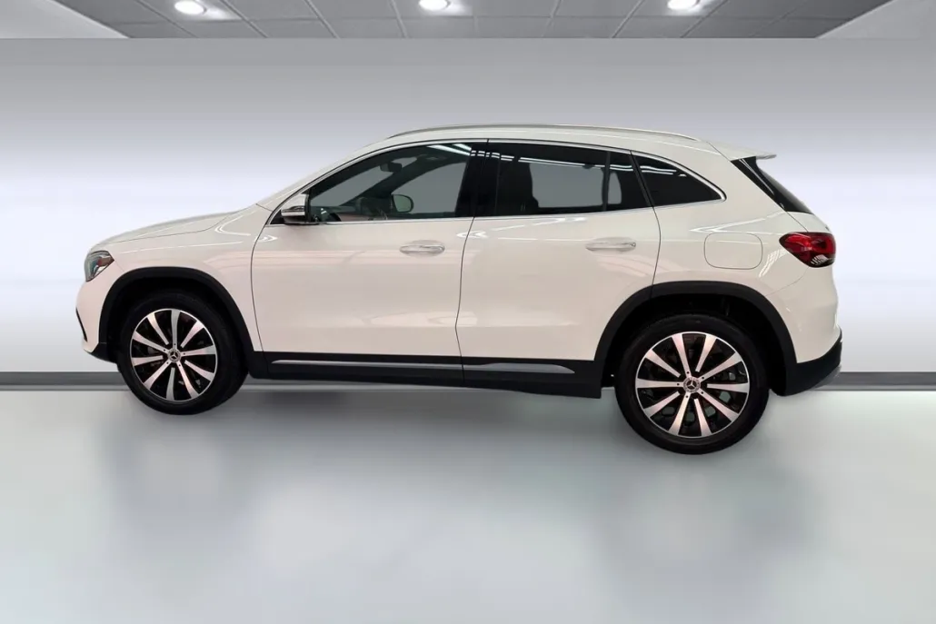 2023 Mercedes Benz GLA 250 photo 1