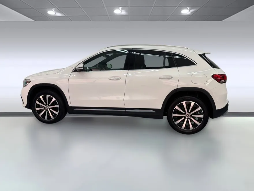 2023 Mercedes Benz GLA 250 photo 1