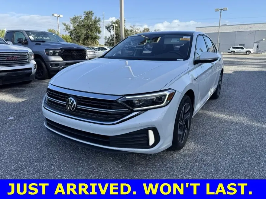 2023 Volkswagen Jetta 1.5T SEL photo 1