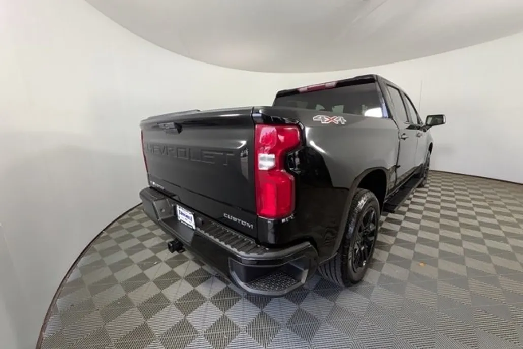 2020 Chevrolet Silverado 1500 Custom photo 1