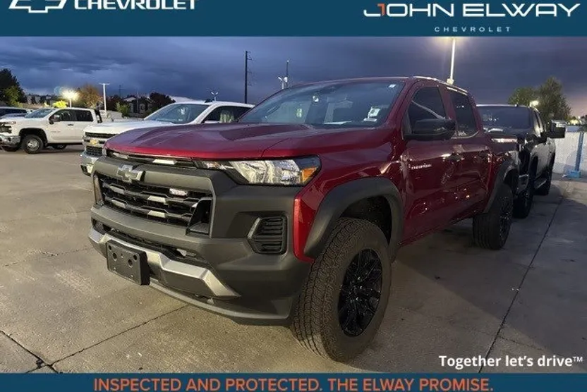 2024 Chevrolet Colorado Trail Boss photo 1