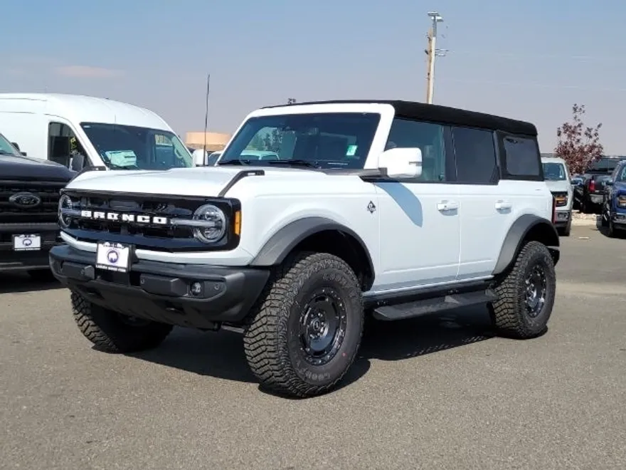2024 Ford Bronco Outer Banks photo 1