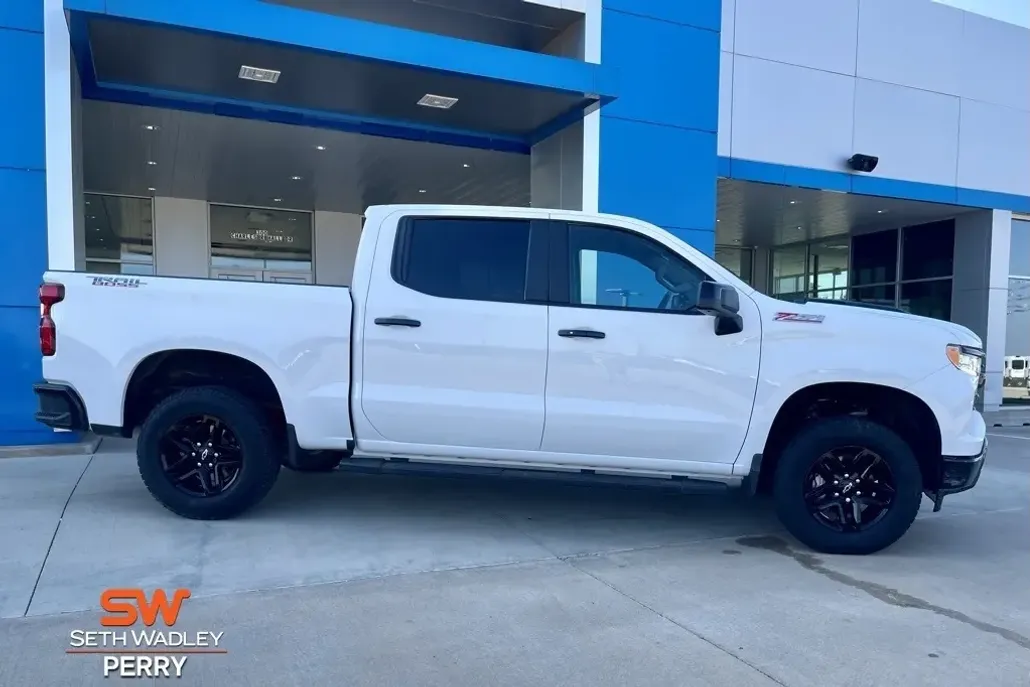 2023 Chevrolet Silverado 1500 LT Trail Boss photo 1